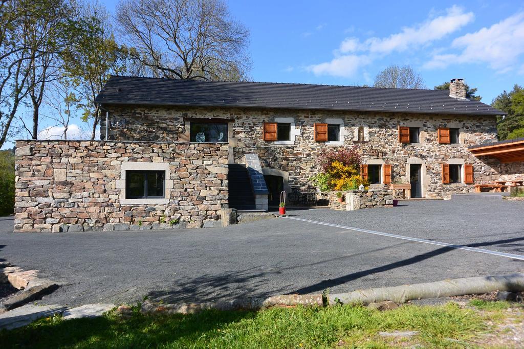 Chambre D'Hotes Aux Pays Des Sucs Saint-Hostien ภายนอก รูปภาพ